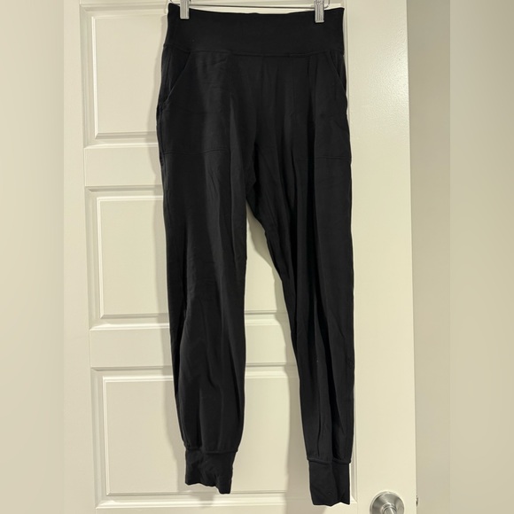 lululemon athletica Pants - Lululemon Align Joggers In Colour Black. Size 6.